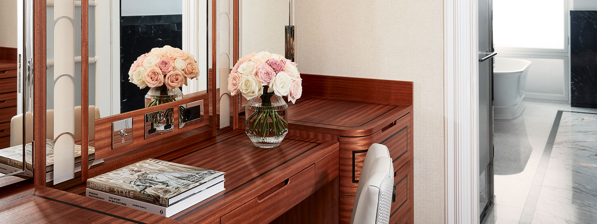 Claridge's Room dressing table and flowers